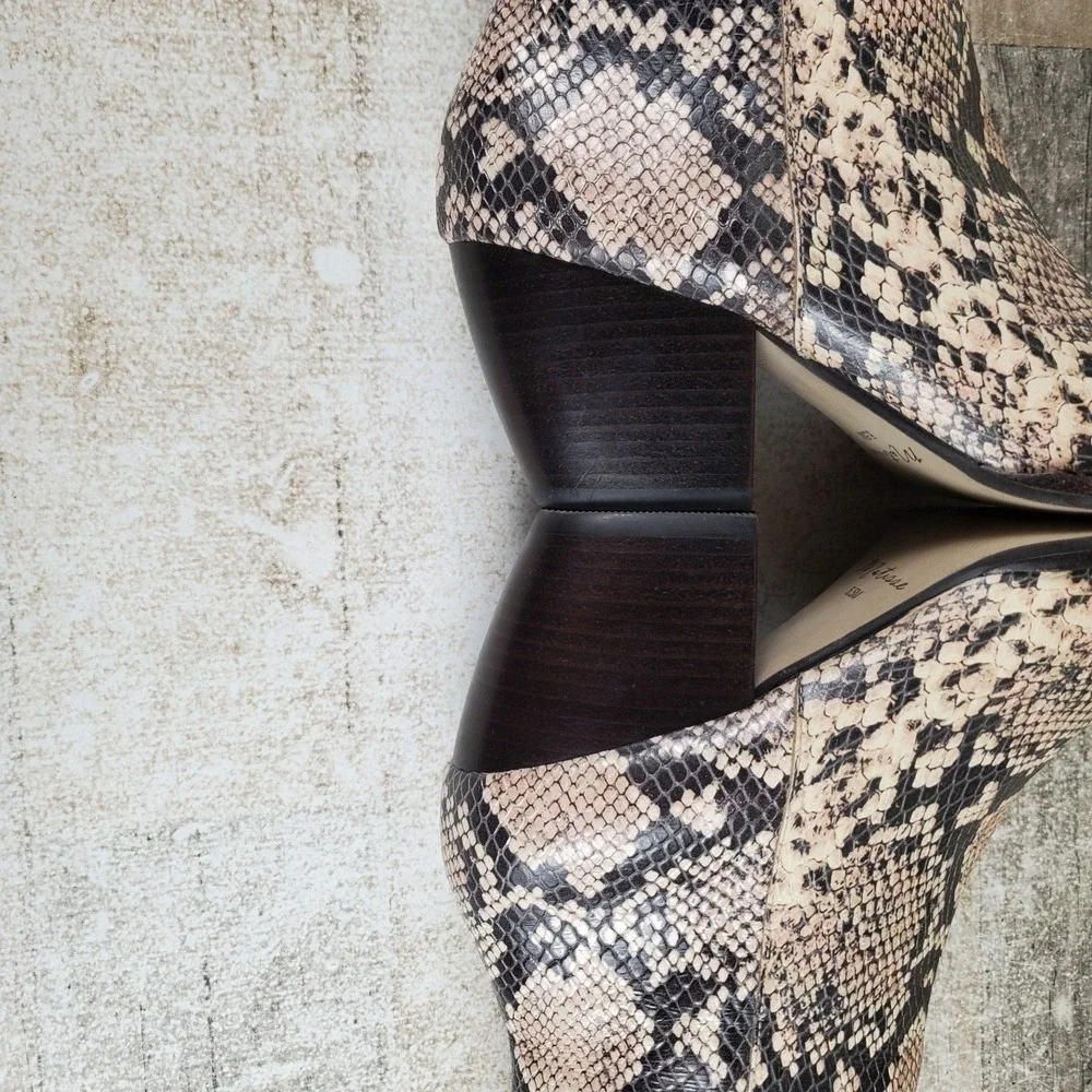Matisse Caty Women Boot Sz 5.5 M Neutral Snake Skin Print Leather Side Zip Ankle